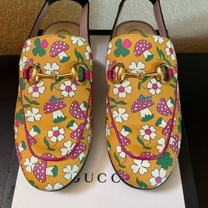 GUCCI
Children's Princetown Slipper With Mushroom Print In Yellow Size 30